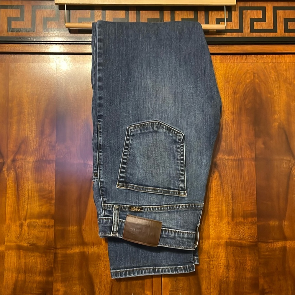 Wrangler Athletic fit blue jeans mens Size 32x32 in excellent condition - Picture 2 of 9